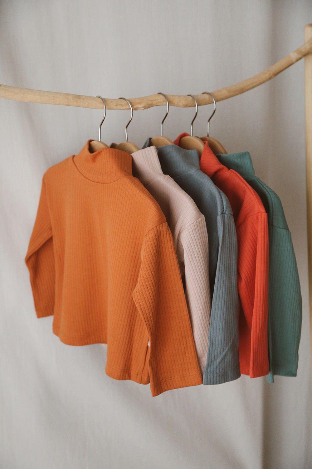 Olive green long-sleeve half turtleneck t-shirt